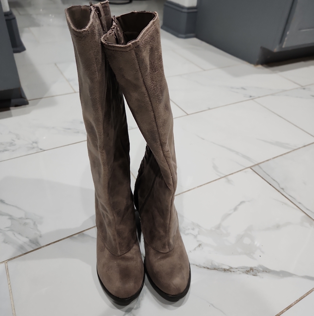 Classic Suede Knee-High Boots in Taupe